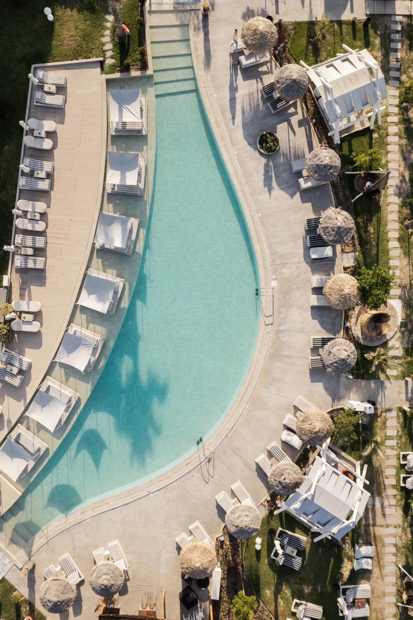 Blue Carpet Luxury Suites Pefkochori Exterior photo